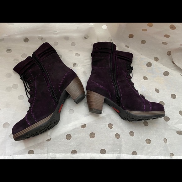 Beautiful Purple greased suede Woman boots - Picture 6 of 9